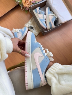 SB DUNK LOW ROSA/AZUL BEBÊ - comprar online
