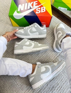 Imagem do DUNK LOW CINZA/BRANCO
