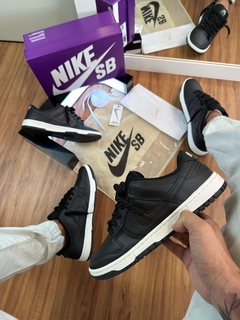 DUNK LOW PRO PRETO/BRANCO na internet