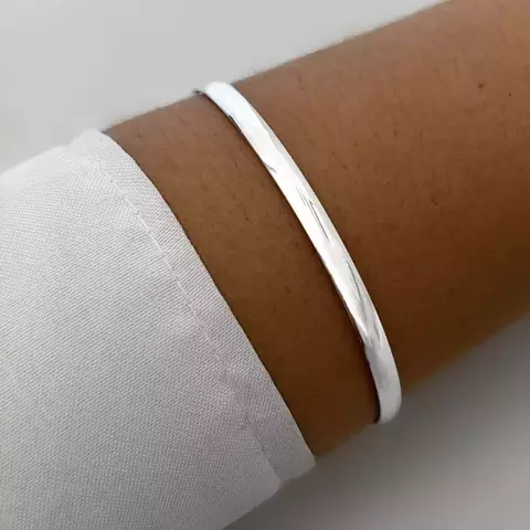 Bracelete redondo abaulado