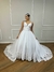 Vestido de Noiva Princesa com Swarovski e Cinto Bordado - Semi Novo - loja online