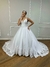 Vestido de Noiva Princesa com Swarovski e Cinto Bordado - Semi Novo - Faggion Noiva