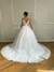 Vestido de Noiva Princesa com Swarovski e Cinto Bordado - Semi Novo - loja online