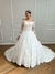 Vestido de Noiva Ombro a Ombro em Renda Chantilly. - Semi Novo - Faggion Noiva