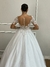 Vestido de Noiva Modelo Princesa com Renda Arabesco e Brilho - Semi Novo - loja online