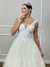 Vestido de Noiva Fluido com Renda 3D - Semi Novo