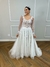 Imagem do Vestido de Noiva Boho Chic Fluido com Renda e Brilho - Semi Novo