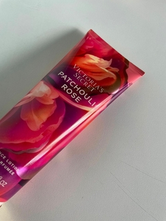 Hidratante Victoria's Secrets - Patchouli Rose 236ml