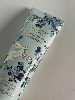 Hidratante Victoria's Secrets - Wonderland Woods 236ml