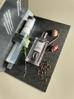 Amostrinha Original Perfume David Beckham Classic Homme - Eau de Parfum Masculino 1,2ml - comprar online