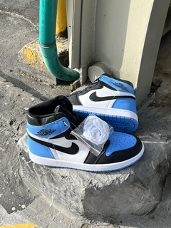 Air Jordan Retro 1 High OG UNC Toe en internet