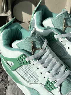 Air Jordan Retro 4 en internet