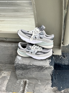 New Balance 990