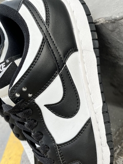 Nike Dunk Panda en internet