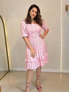 Vestido Amelia em Tule de Malha com Botões Decorativos e Babados - loja online