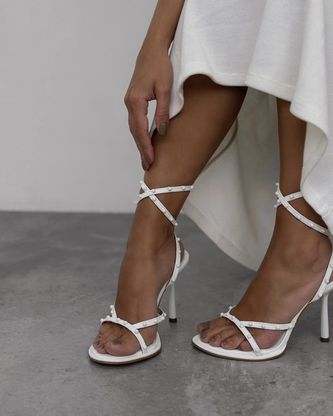Sandália Luz Enfeites Circulares Branca