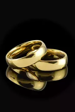 Aliança 6mm Abaulada Lisa Banhada A Ouro 18k - comprar online
