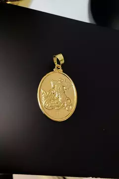 Pingente São Jorge Oval - 3x2cm - 2,5g - Banhada A Ouro 18k - comprar online