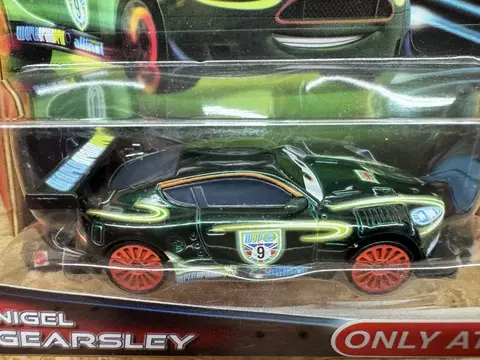 Miniatura Disney Cars Nigel Gearsley Neon Racers Carros - comprar online