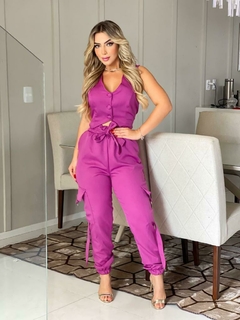 Conjunto de Alfaiataria Cropped com Botão e Calça