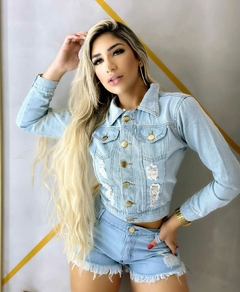 Imagem do Jaqueta Jeans Feminina com Gola de Pele Sintética - Elegância e Aconchego em um Só Produto!