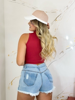 Blusinha C/Gola Alta Sem Mangas