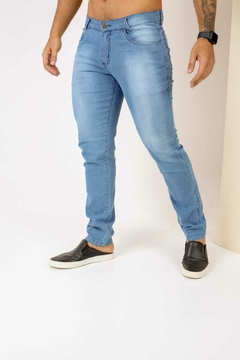 Calças jeans claras: versatilidade em todas as estações - loja online