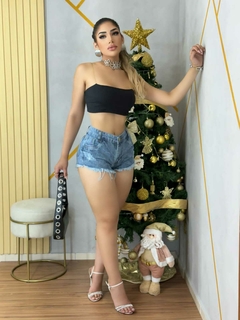 Imagem do Short Curto Jeans Rasgado Feminino