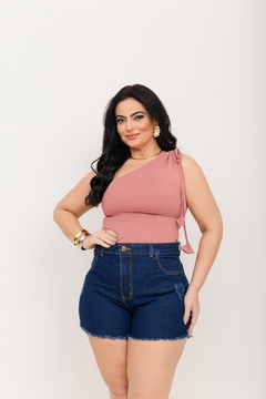 Short Plus Size Cintura alta, ajuste regular com Botão e zíper frontal Alta resistência e conforto - comprar online