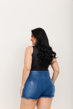 Short Plus Size jeans de alta resistência e conforto.