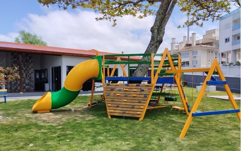Parque na árvore Infantil
