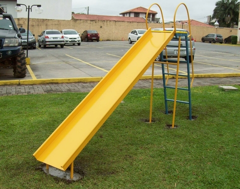 Escorregador em Metal