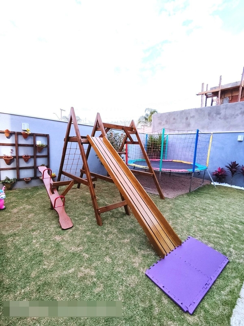 Escorregador com Balanço e Gangorra