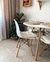 Imagen de Comedor Rosa Estilo Escandinavo con 4 Sillas - Moderno y Compacto