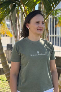 Camiseta Feminina Premium Verde Militar - Florecer na internet