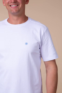 Camiseta Casual Branca - Elemento Viva na internet