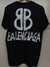 Camiseta balenciaga na internet