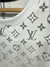 Camiseta Lv degrade na internet