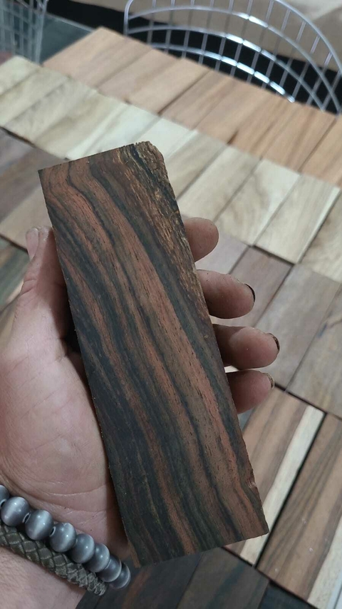 Bloco de jacaranda negro para cabos de facas - comprar online