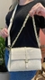 Imagem do Bolsa Caroline – A Elegância Moderna que Brilha no Seu Look