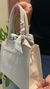 Bolsa Ivana – Delicadeza e Versatilidade no Tamanho Médio para o Dia a Dia