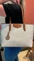 Bolsa Jaqueline – Espaço e elegância com monograma exclusivo