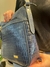 Bolsa Anelise em Couro Legítimo – Estilo Carteiro com Versatilidade - Valeska Milani