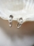 Aretes en forma orgánica y perla en internet