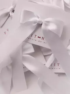 Imagen de Moño comunión blanco con pinza