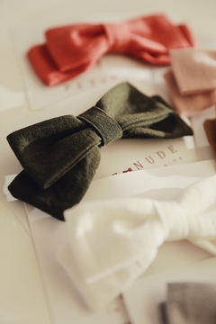 Anne Clip - Petit Nude por Mayor