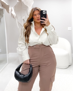 Calça com Bolsos Laterais - comprar online