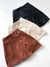 Shorts Saia Feminino em Courino com Fenda e Botões Poliana Ref. 1483 Tamanho:P;Cor:Preto - comprar online