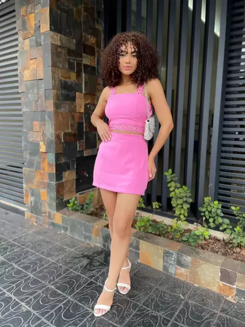 Conjunto Feminino Alfaiataria Short Saia e Cropped Renda Camila Ref. 1254 Tamanho:M;Cor:Preto