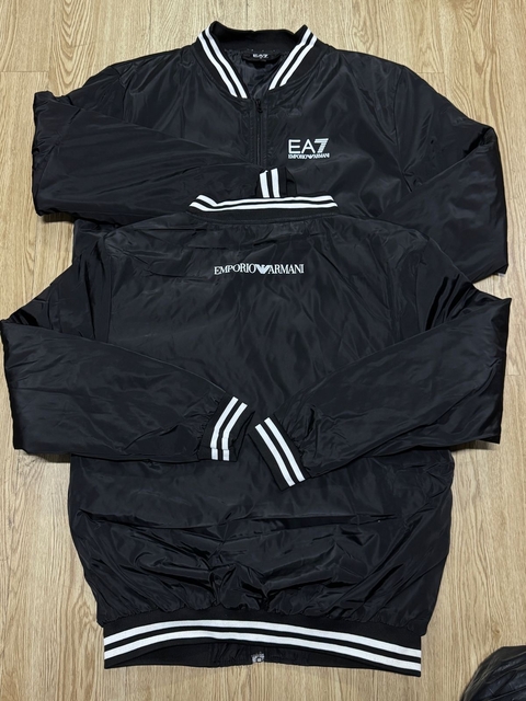 JAQUETA ARMANI EA7 Forrada/ impermeável